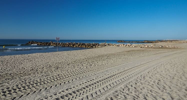 plage rive gauche de palavas vu sur sable